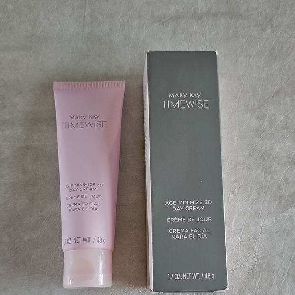 Mary Kay Timewise Age Minimize 3D Day Cream - Picture 4 of 7